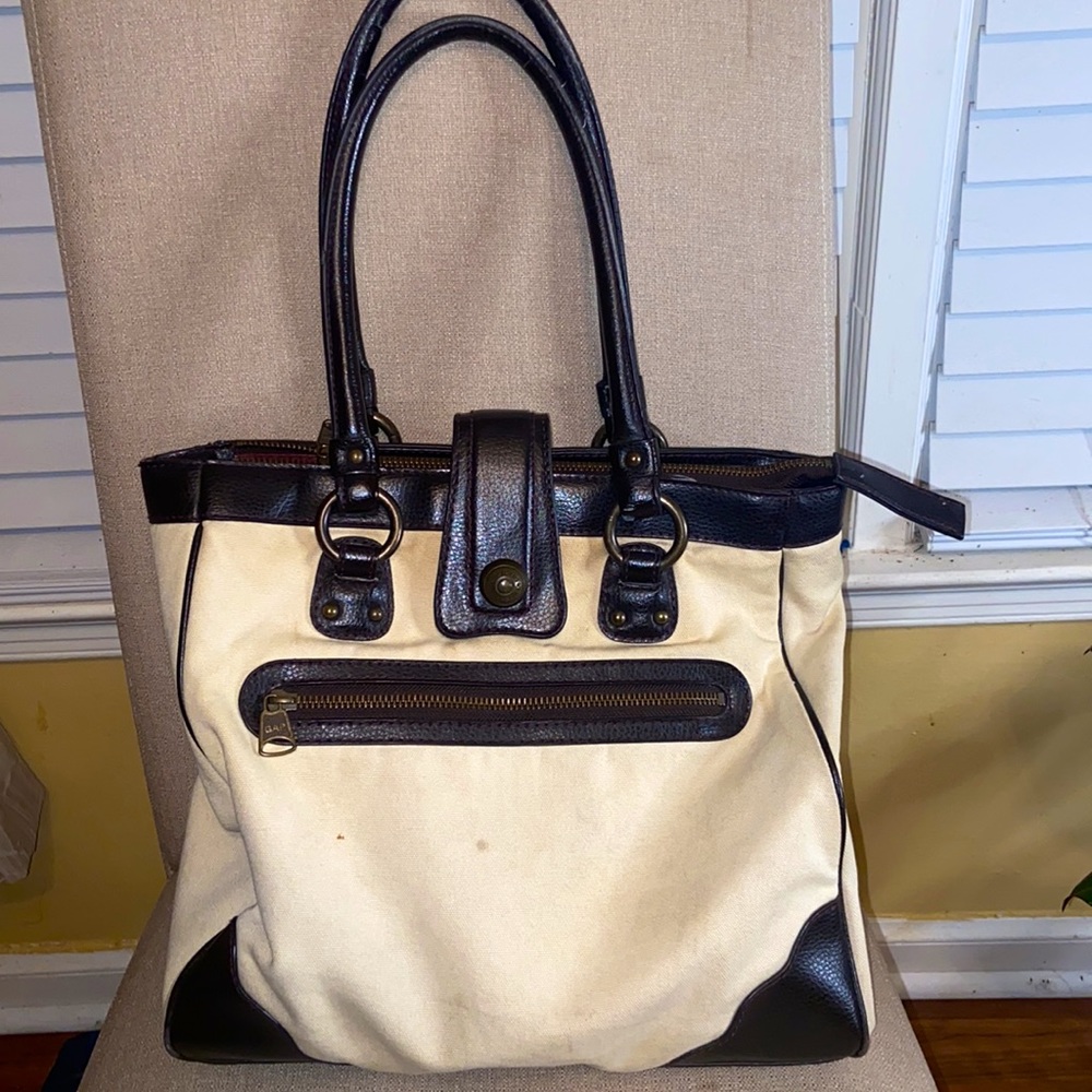 🌺🌺GAP HANDBAG 🌺🌺 - Picture 2 of 11